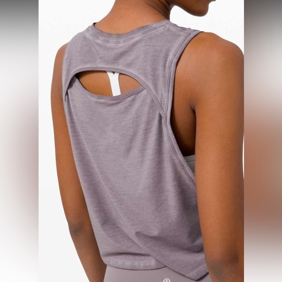 Lululemon Cut Back Crop Tank Wash Grey - Picture 4 of 10